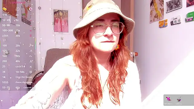 Snapshot of linda_giggle chatting on 09/23/25, 01:47 linda giggle online show from 09/23/25, 01:47