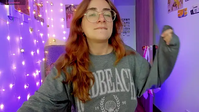 Snapshot of linda_giggle chatting on 10/05/25, 10:40 linda giggle online show from 10/05/25, 10:40