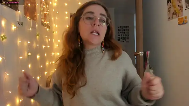 Snapshot of linda_giggle chatting on 10/11/25, 12:21 linda giggle online show from 10/11/25, 12:21