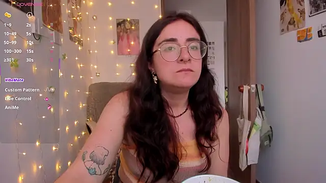 linda giggle online show from 11/05/25, 09:59