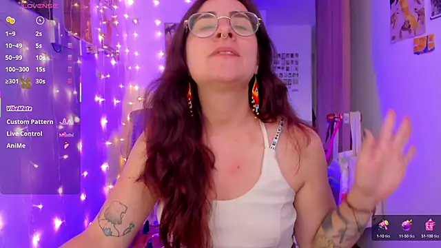 linda giggle online show from 11/27/25, 10:12