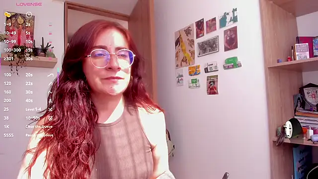 Snapshot of linda_giggle chatting on 06/11/26, 02:15 linda giggle online show from 06/11/26, 02:15