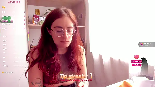 Snapshot of linda_giggle chatting on 07/01/26, 01:56 linda giggle online show from 07/01/26, 01:56