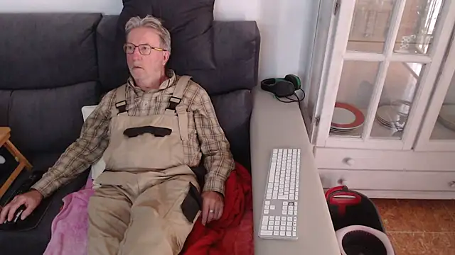 Nudelschwanz online show from 02/21/25, 04:59