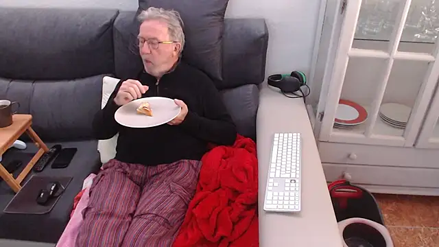 Nudelschwanz online show from 02/23/25, 02:46