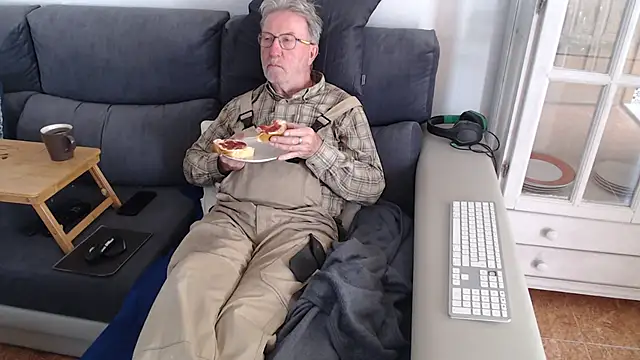 Nudelschwanz online show from 02/28/25, 03:26