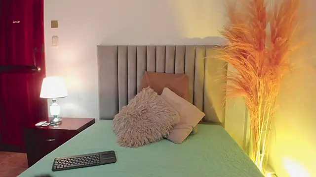 Amber  Davis online show from 12/31/24, 12:43