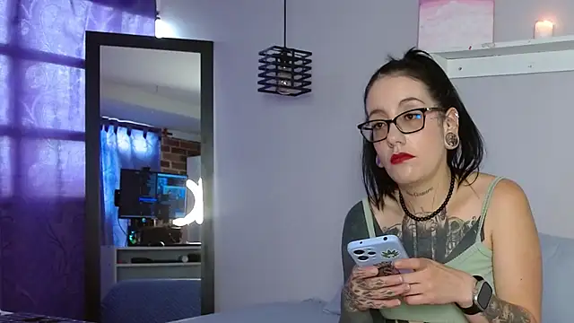 Snapshot of evaa-hall chatting on 06/02/26, 01:35 evaa-hall online show from 06/02/26, 01:35