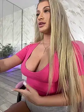 Snapshot of SinwithAmy chatting on 12/17/25, 04:57 SinwithAmy online show from 12/17/25, 04:57