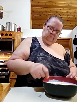 Snapshot of Hornybbw1978 chatting on 04/30/26, 02:40 Hornybbw1978 online show from 04/30/26, 02:40