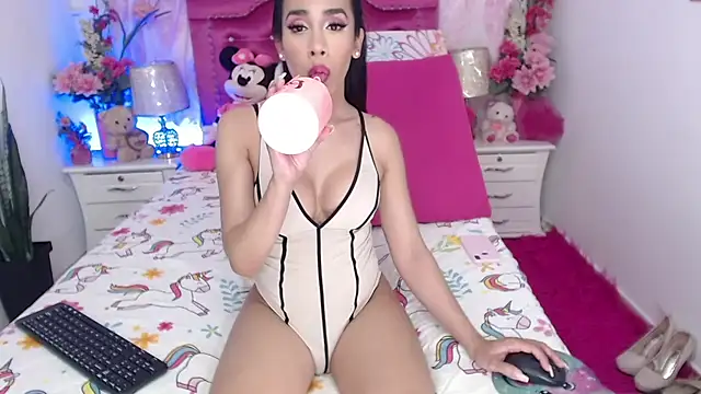 Snapshot of Divaxhermosa chatting on 05/27/26, 10:29 Divaxhermosa online show from 05/27/26, 10:29