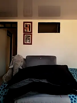 Snapshot of cosmicwind chatting on 12/25/24, 07:24 cosmicwind online show from 12/25/24, 07:24