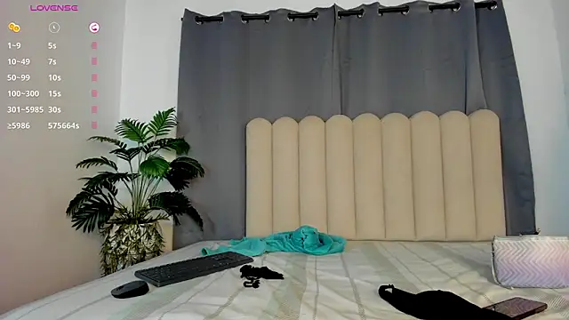 Dounia nagi online show from 10/28/25, 02:26