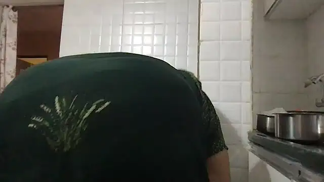 Riyasingh9 online show from 12/30/24, 05:04