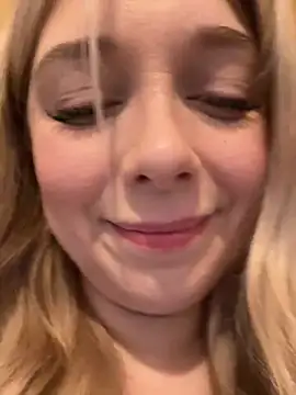 CherryAuroraa online show from 12/19/24, 09:51