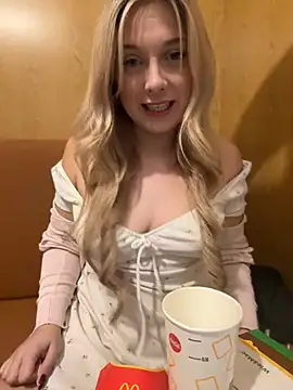 CherryAuroraa online show from 12/19/24, 10:10