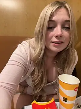 CherryAuroraa online show from 02/26/25, 08:00