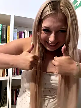 CherryAuroraa online show from 09/19/25, 10:49