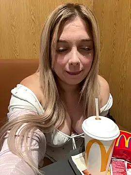 CherryAuroraa online show from 12/13/25, 09:42