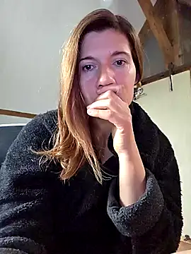 Lina lou4 online show from 10/27/25, 08:51