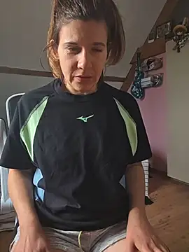 Lina lou4 online show from 11/24/25, 12:27