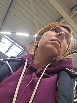 Lina lou4 online show from 12/05/25, 10:24