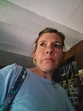 Snapshot of Lina_lou4 chatting on 06/15/26, 03:25 Lina lou4 online show from 06/15/26, 03:25