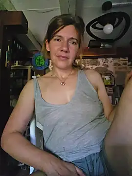 Snapshot of Lina_lou4 chatting on 06/25/26, 04:22 Lina lou4 online show from 06/25/26, 04:22
