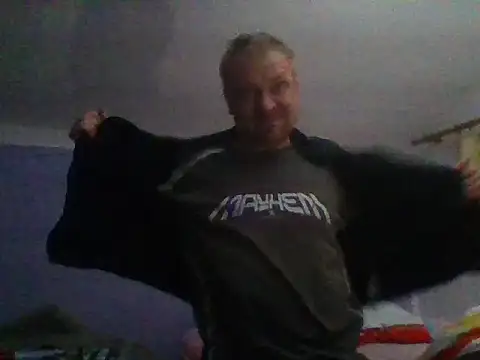 Snapshot of 82liska chatting on 05/09/26, 02:39 82liska online show from 05/09/26, 02:39