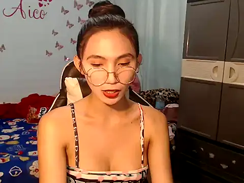 PirateEmpressBoaAico online show from 12/23/24, 06:22