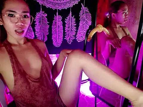 PirateEmpressBoaAico online show from 09/11/25, 09:48