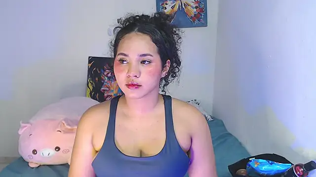 Snapshot of luciana_keating chatting on 11/18/25, 05:56 luciana keating online show from 11/18/25, 05:56