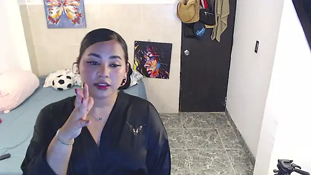 Snapshot of luciana_keating chatting on 03/03/26, 01:56 luciana keating online show from 03/03/26, 01:56