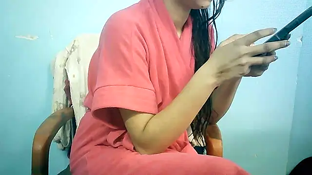 Snapshot of lovelydesi21 chatting on 12/21/24, 06:52 lovelydesi21 online show from 12/21/24, 06:52