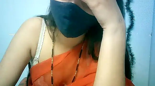 Snapshot of lovelydesi21 chatting on 12/22/24, 04:17 lovelydesi21 online show from 12/22/24, 04:17