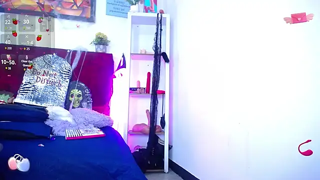 louise nails online show from 11/04/25, 04:50