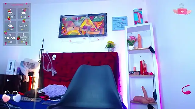 louise nails online show from 11/05/25, 04:18