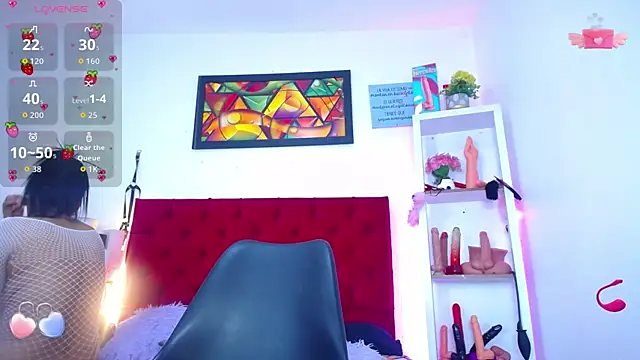 louise nails online show from 11/26/25, 04:41