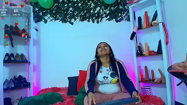 louise nails online show from 04/07/26, 12:27