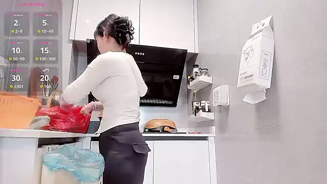 Vivian-6 online show from 03/30/26, 12:33