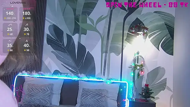 Snapshot of RubyValen chatting on 01/14/25, 01:04 RubyValen online show from 01/14/25, 01:04