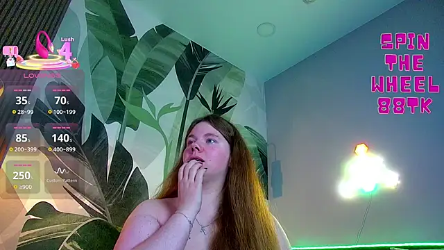 Snapshot of RubyValen chatting on 09/10/25, 01:05 RubyValen online show from 09/10/25, 01:05