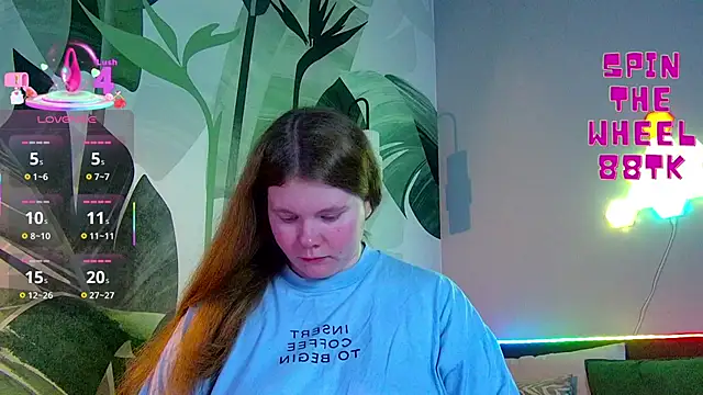 Snapshot of RubyValen chatting on 10/01/25, 01:22 RubyValen online show from 10/01/25, 01:22