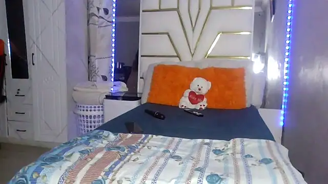 SexyyNana online show from 11/19/25, 11:27