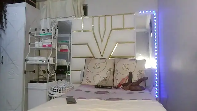 SexyyNana online show from 03/19/26, 03:43