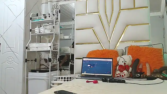 SexyyNana online show from 03/27/26, 01:33