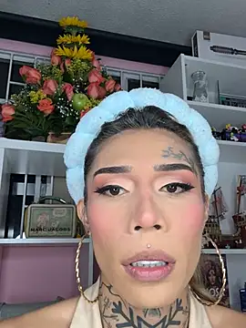 Snapshot of caroline_cossei chatting on 02/10/25, 03:13 caroline cossei online show from 02/10/25, 03:13