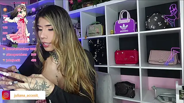 Snapshot of caroline_cossei chatting on 02/15/25, 02:22 caroline cossei online show from 02/15/25, 02:22