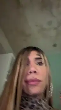 Snapshot of caroline_cossei chatting on 03/10/25, 05:43 caroline cossei online show from 03/10/25, 05:43