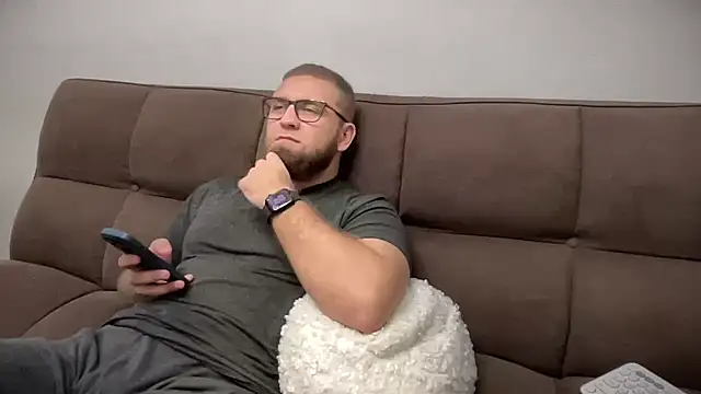 Bear bear  online show from 12/27/24, 04:10